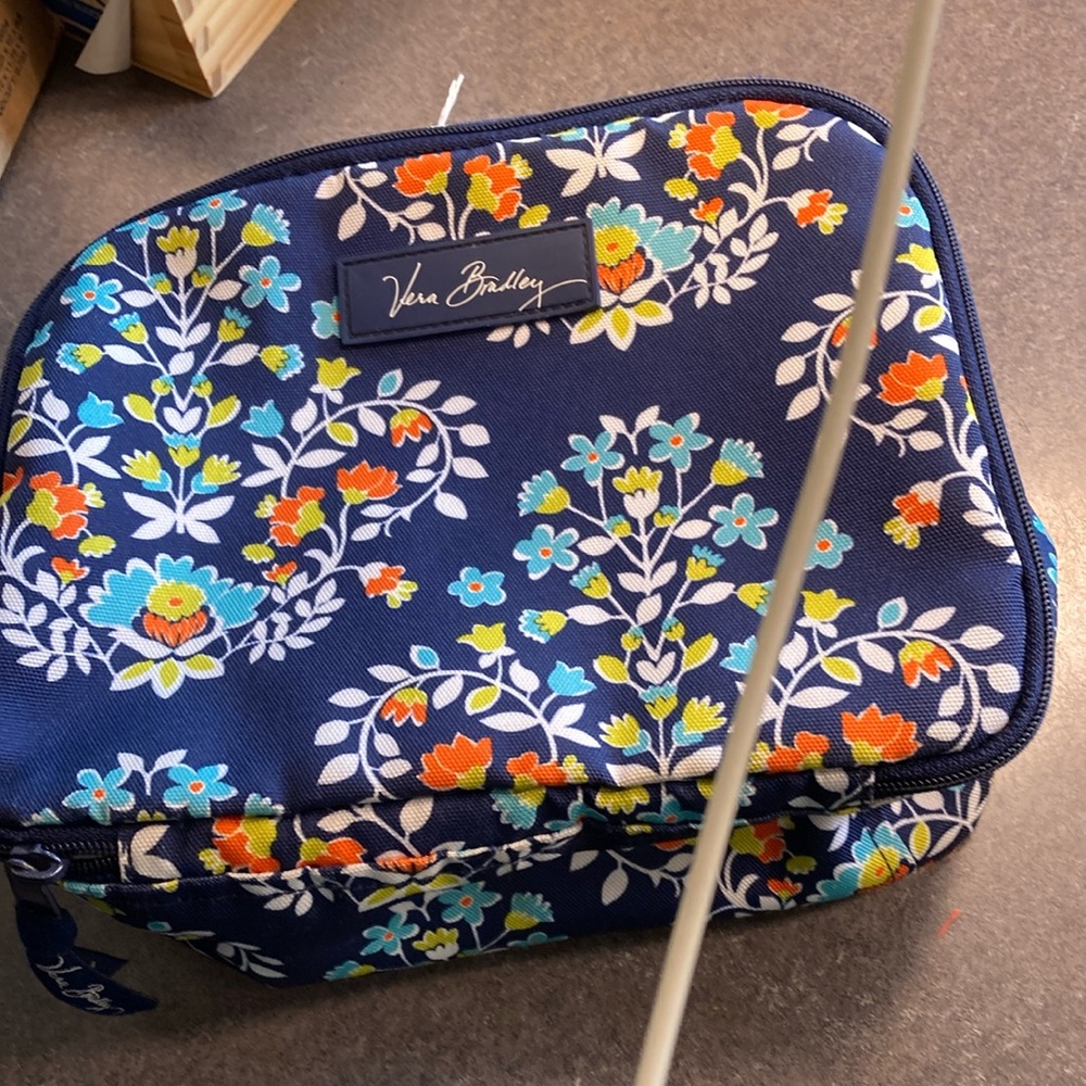 Vera Bradley Zip Lunch Bag. Like new condition.